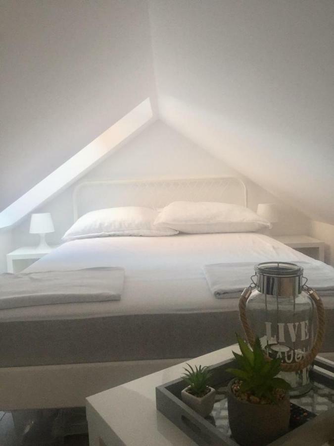 Apartament Julia Karwia Esterno foto
